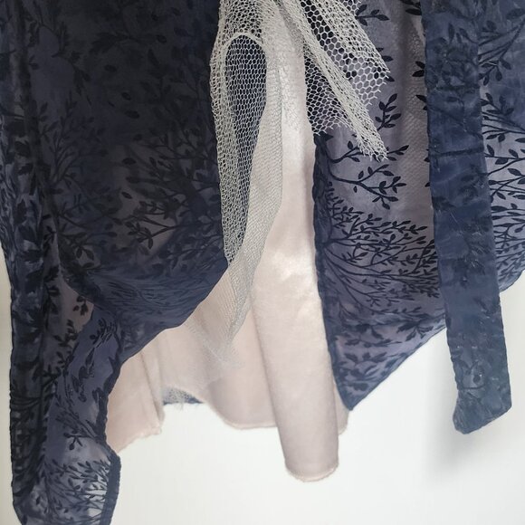 Dark blue dress with a tree pattern - Picture 8 of 8